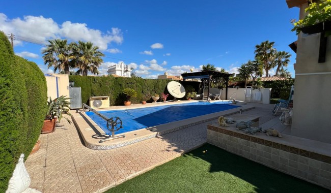Resale - Villa - Orihuela - Cabo Roig