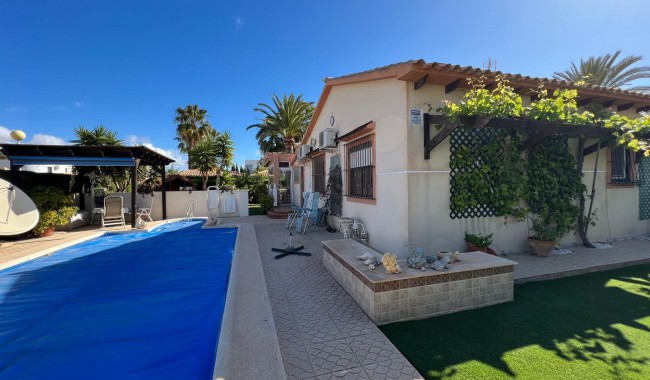 Resale - Villa - Orihuela - Cabo Roig