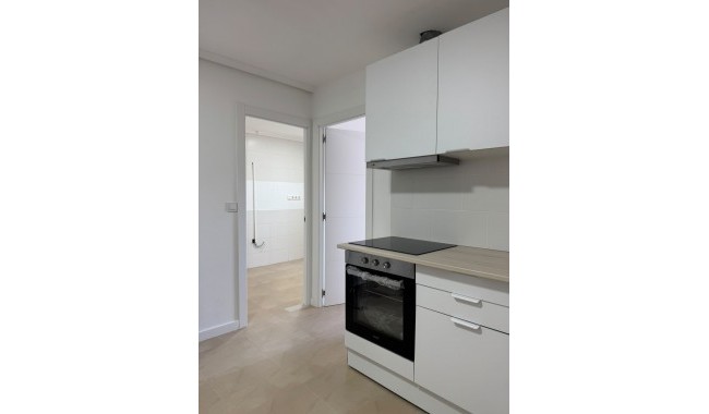 Resale - Apartment - Torrevieja - Puerto