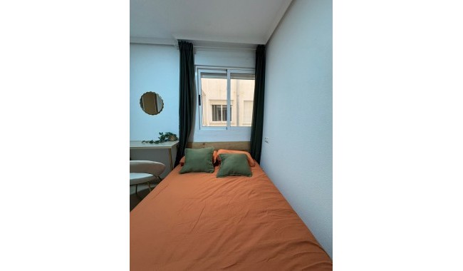 Resale - Apartment - Torrevieja - Puerto
