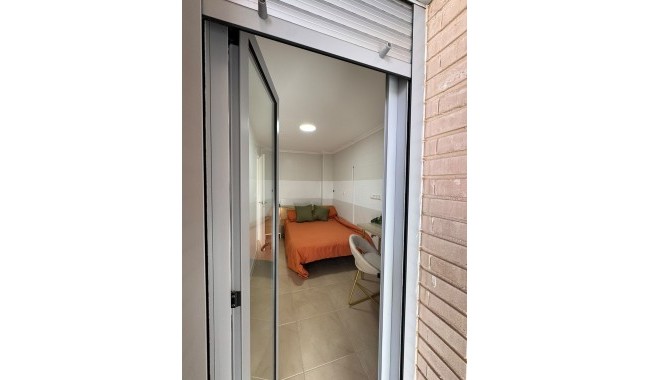 Resale - Apartment - Torrevieja - Puerto