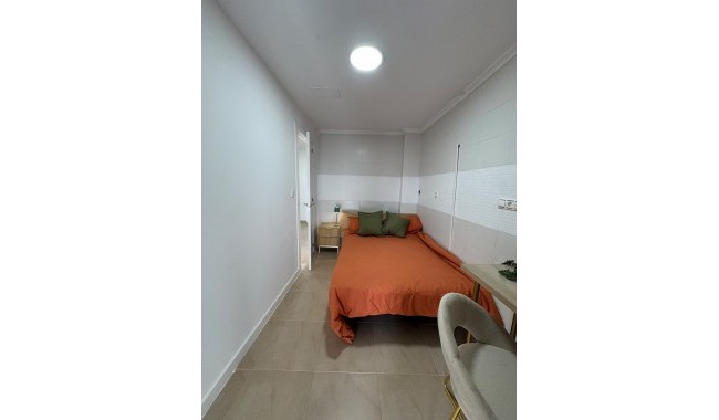 Resale - Apartment - Torrevieja - Puerto