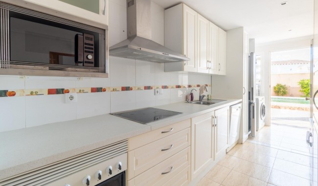Resale - Apartment - Orihuela Costa - Punta Prima
