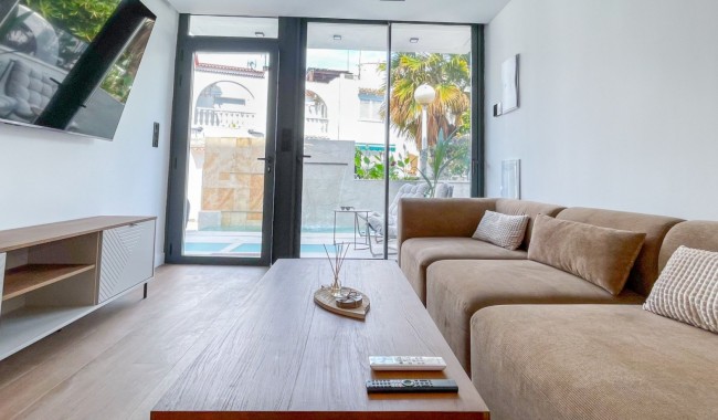 Resale - Townhouse - Torrevieja - Nueva Torrevieja - Aguas Nuevas
