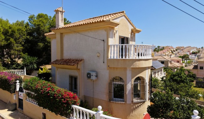Brukt - Villa - Villamartín - Costa Blanca