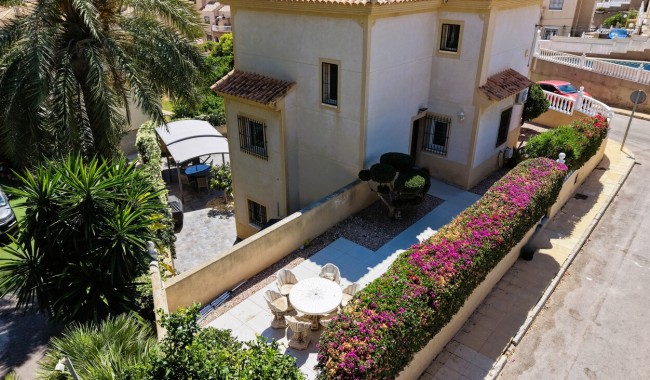 Brukt - Villa - Villamartín - Costa Blanca