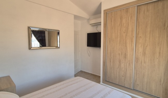 Brukt - Villa - Villamartín - Costa Blanca