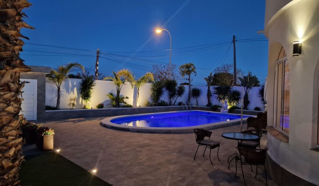Segunda mano - Villa - Torrevieja
