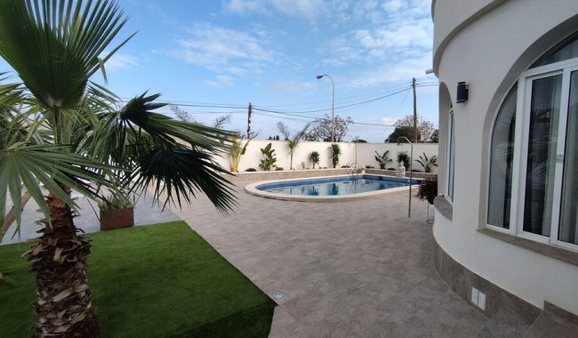 Segunda mano - Villa - Torrevieja