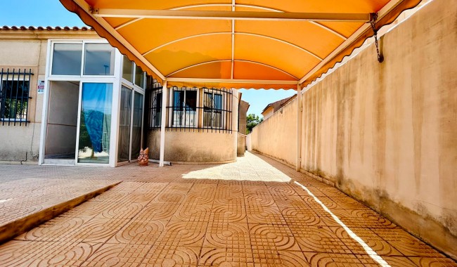 Brukt - Villa - Torrevieja - Urbanización San Luis