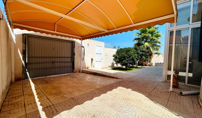 Brukt - Villa - Torrevieja - Urbanización San Luis