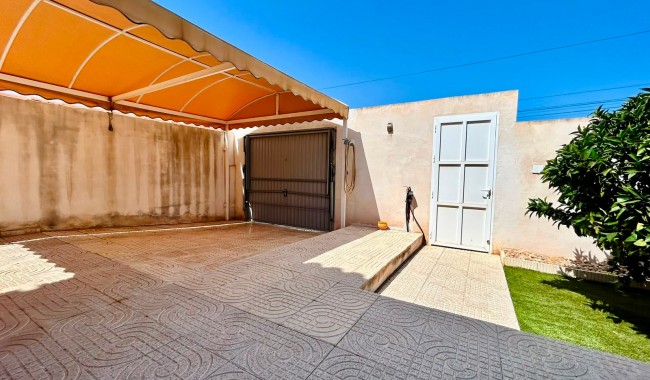 Brukt - Villa - Torrevieja - Urbanización San Luis