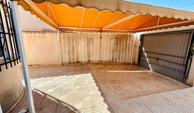 Brukt - Villa - Torrevieja - Urbanización San Luis