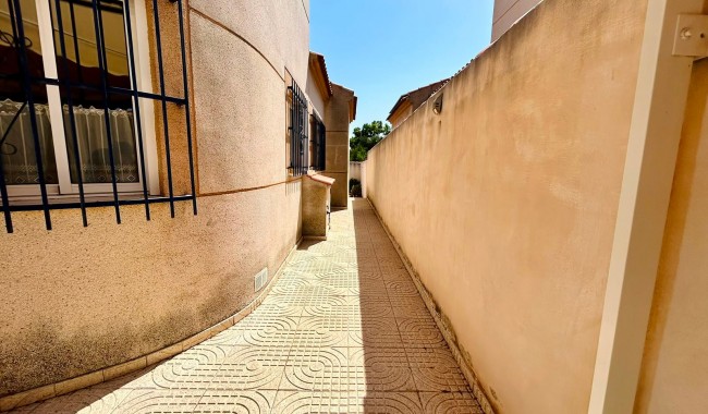 Brukt - Villa - Torrevieja - Urbanización San Luis