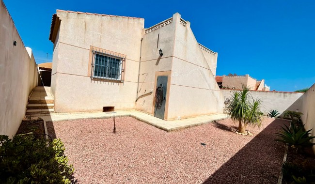 Brukt - Villa - Torrevieja - Urbanización San Luis