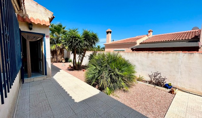 Brukt - Villa - Torrevieja - Urbanización San Luis