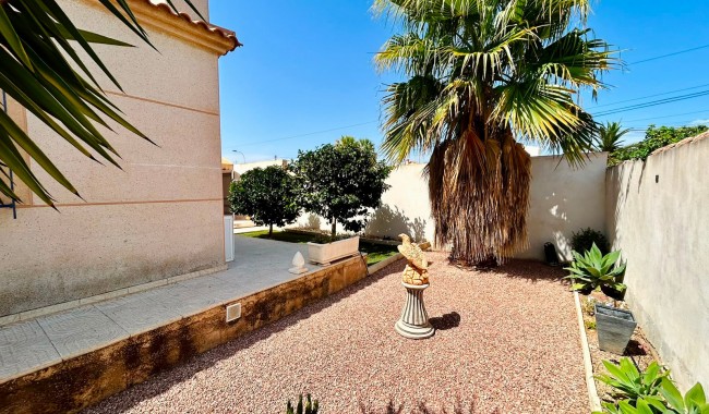 Brukt - Villa - Torrevieja - Urbanización San Luis