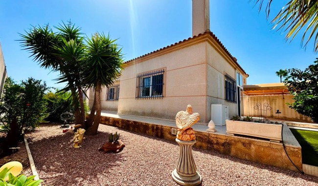 Brukt - Villa - Torrevieja - Urbanización San Luis