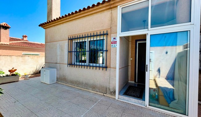 Brukt - Villa - Torrevieja - Urbanización San Luis