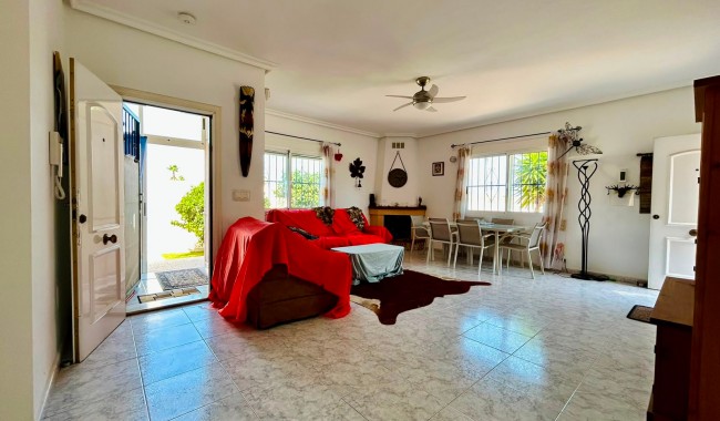 Brukt - Villa - Torrevieja - Urbanización San Luis