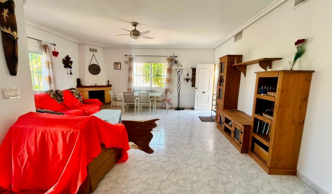 Brukt - Villa - Torrevieja - Urbanización San Luis