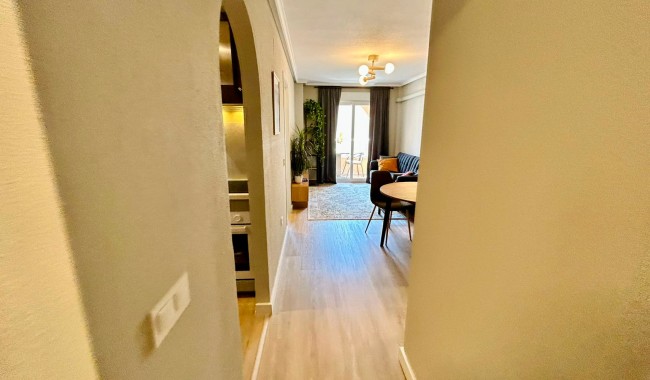 Resale - Apartment - Torrevieja - Centro