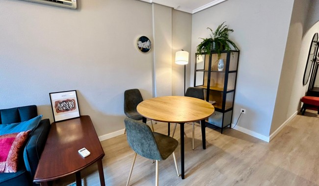 Resale - Apartment - Torrevieja - Centro