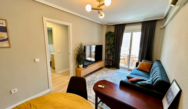 Resale - Apartment - Torrevieja - Centro