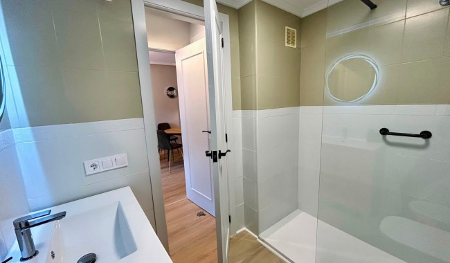Resale - Apartment - Torrevieja - Centro