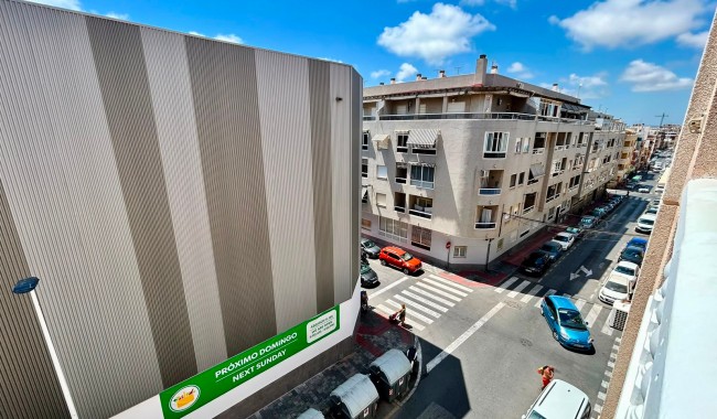 Resale - Apartment - Torrevieja - Centro