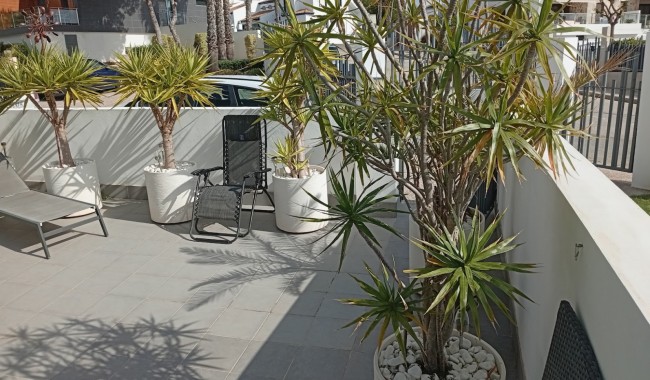 Resale - Apartment - Villamartín - Villacosta
