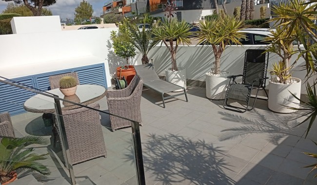 Resale - Apartment - Villamartín - Villacosta
