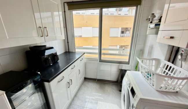 Resale - Apartment - Almoradi - centro