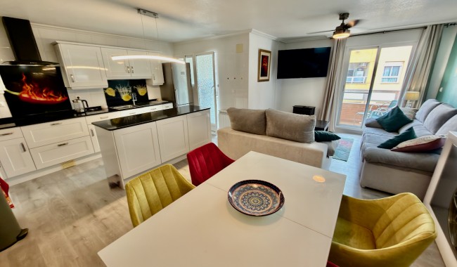 Resale - Apartment - Almoradi - centro