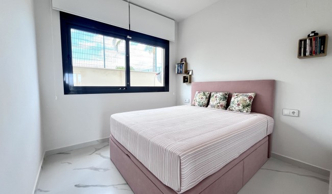 Sprzedaż - Apartament - San Miguel de Salinas