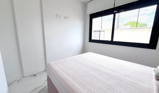 Sprzedaż - Apartament - San Miguel de Salinas
