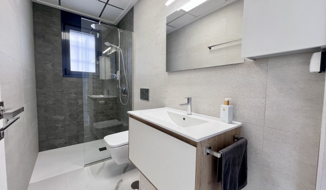 Sprzedaż - Apartament - San Miguel de Salinas