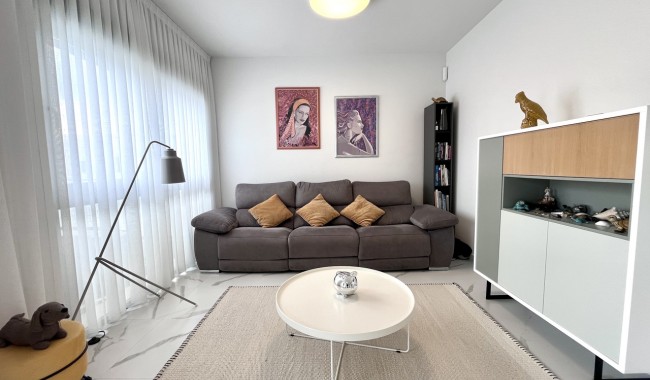 Sprzedaż - Apartament - San Miguel de Salinas