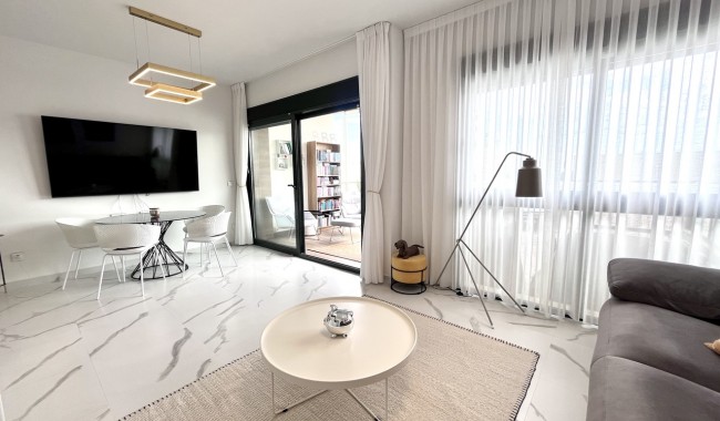 Sprzedaż - Apartament - San Miguel de Salinas