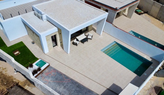 Brukt - Villa - El Chaparral, Torrevieja - El Chaparral