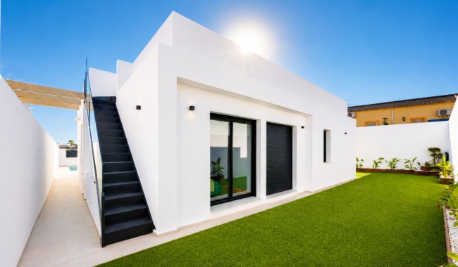 Brukt - Villa - El Chaparral, Torrevieja - El Chaparral