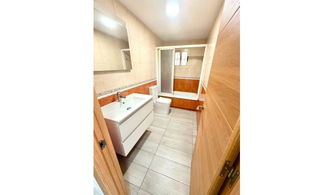 Sprzedaż - Apartament - Torrevieja - Centro