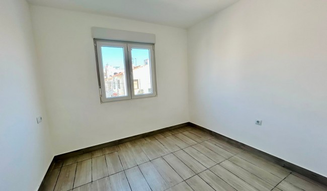 Sprzedaż - Apartament - Torrevieja - Centro
