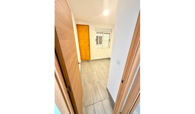 Sprzedaż - Apartament - Torrevieja - Centro