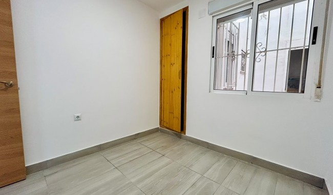 Sprzedaż - Apartament - Torrevieja - Centro