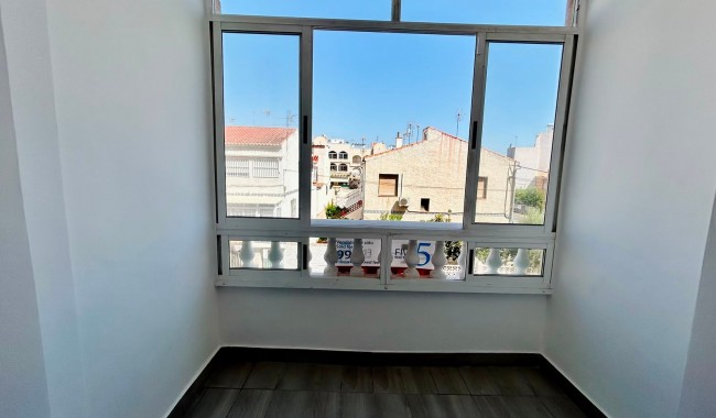 Sprzedaż - Apartament - Torrevieja - Centro