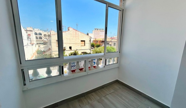 Sprzedaż - Apartament - Torrevieja - Centro