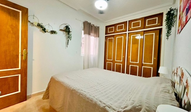 Sprzedaż - Apartament - Torrevieja - Centro