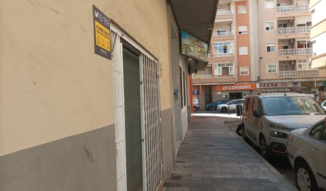 Segunda mano - Local comercial - Torrevieja - Centro