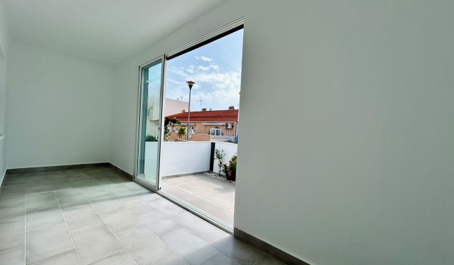 Sprzedaż - Apartament - Torrevieja - La Siesta